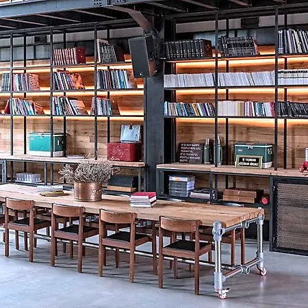 酒店 Warehouse By The (adults Only) 5*